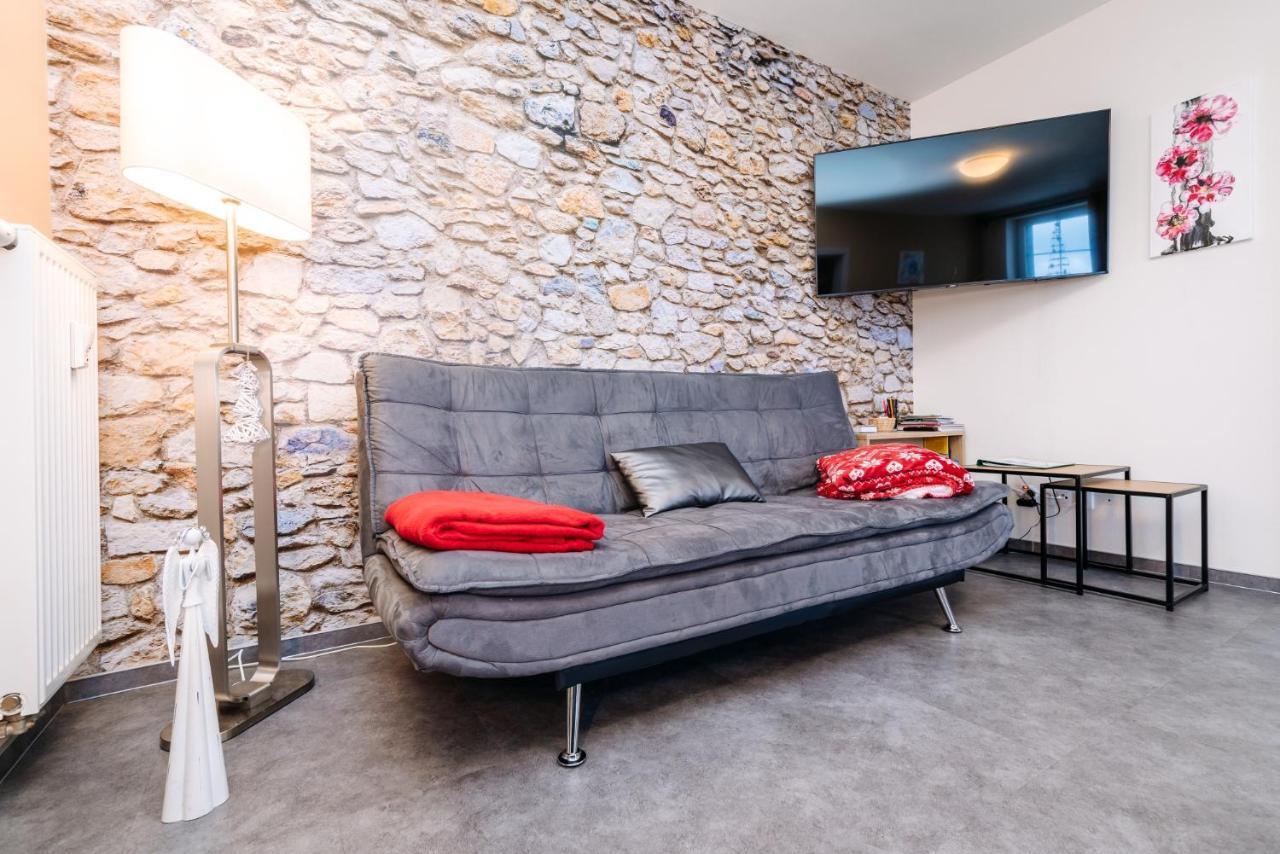 Aura V By Mountain Ways Apartment Bozi Dar Luaran gambar