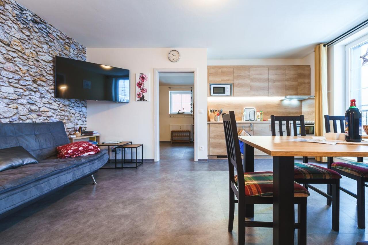 Aura V By Mountain Ways Apartment Bozi Dar Luaran gambar
