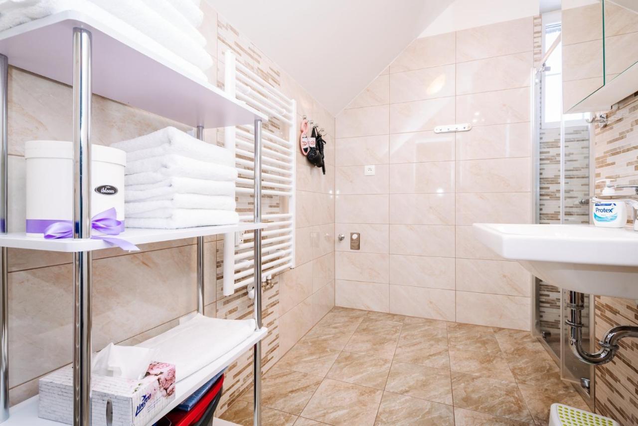 Aura V By Mountain Ways Apartment Bozi Dar Luaran gambar